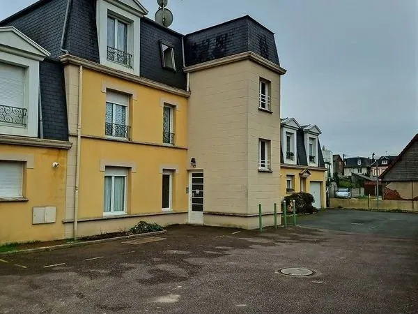 Bernay dans résidence au calme a louer