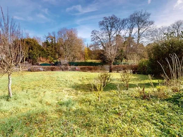 Terrain 648 m²