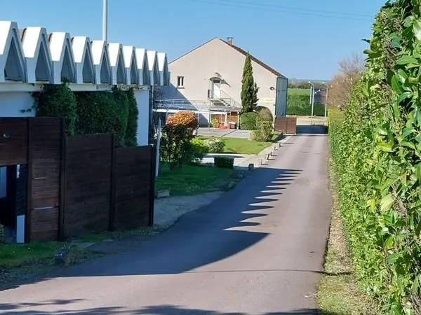 2 batiments industriels et commerciaux
