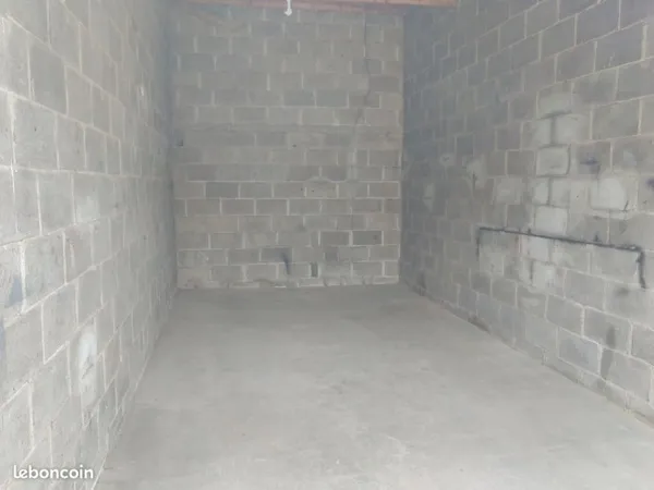 Garage à louer Touvent
