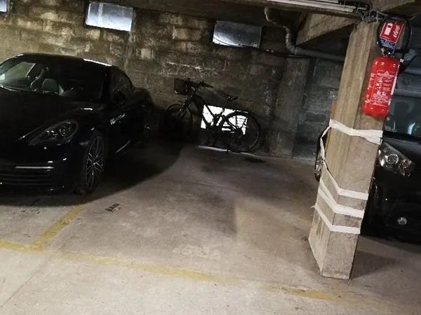 Immobilier . Location de Parking