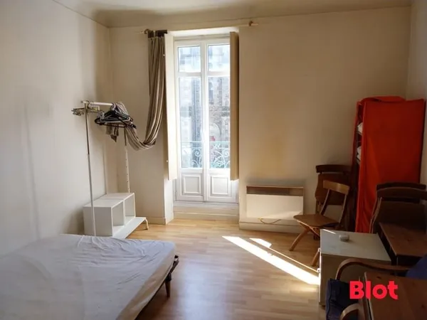 A vendre chez Blot Immobilier - Appartement T1 proche de la Gare Nord.