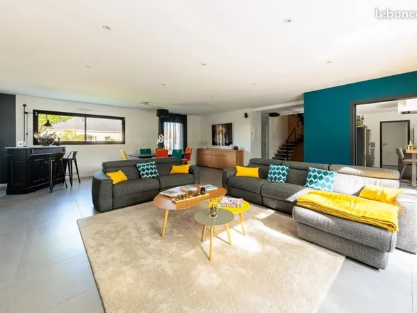 Maison 9 pièces 257 m²