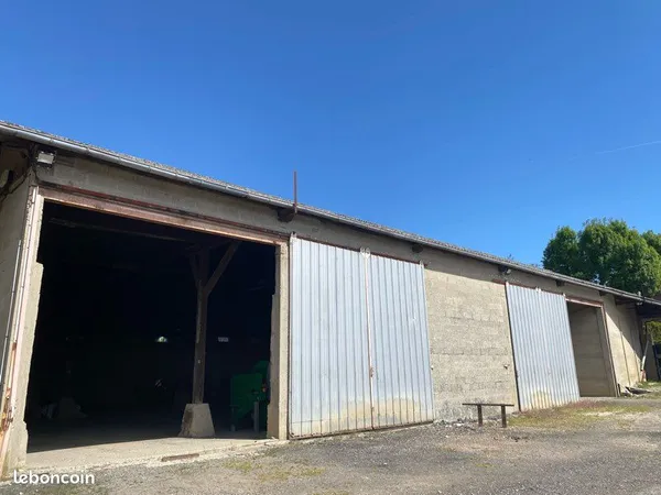 Local d’activité et entrepôt Vente Bouchoir   100000€