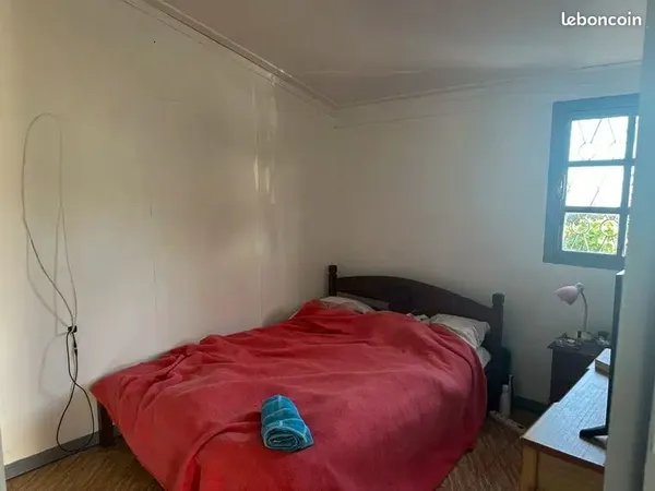Chambre + Véhicule à 800/mois