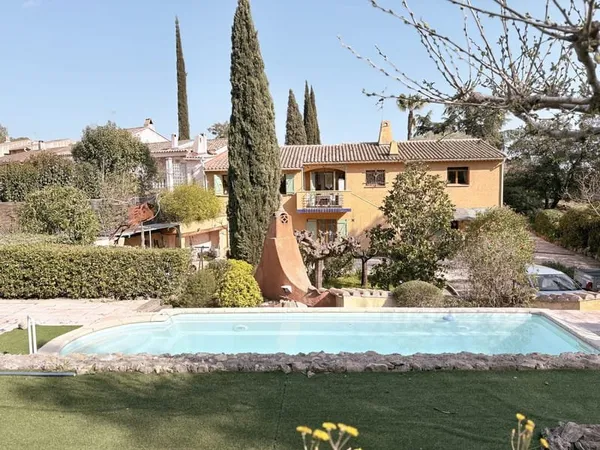 Villa 237m2 au Calme LE MUY