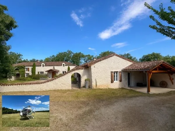 Propriété en pierre avec 2 maisons terrain 13Ha