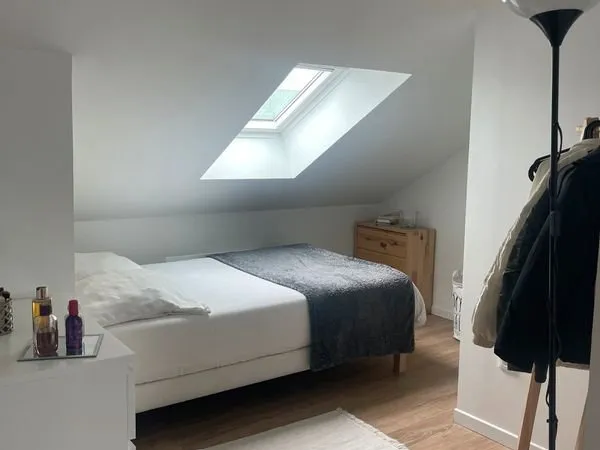 À LOUER - T1 bis meublé 25 m² au sol - Proche Citadelle