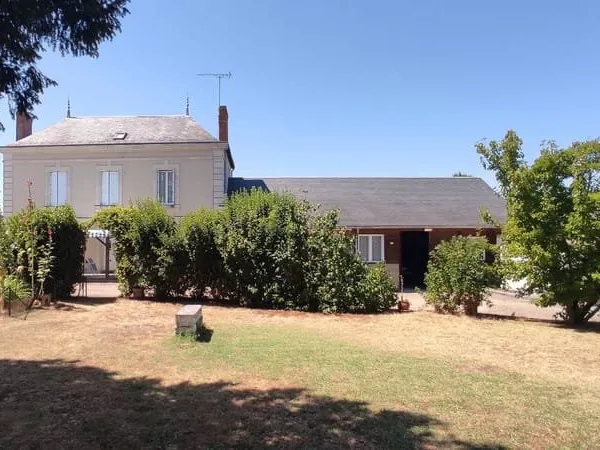 MAISON BOURGEOISE AVEC DEPENDANCES