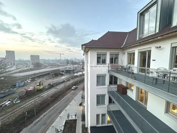 Bureau 910 m²