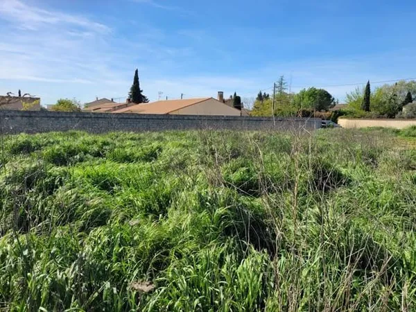 Terrain 568 m²