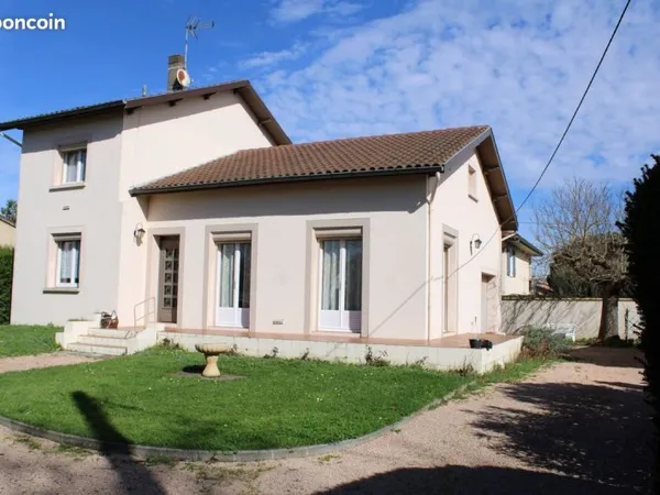 A 5mns du centre ville : Maison à GRENADE