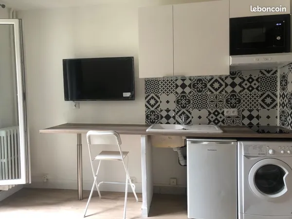 Studio meublé 16m² Prado 8eme très demandé