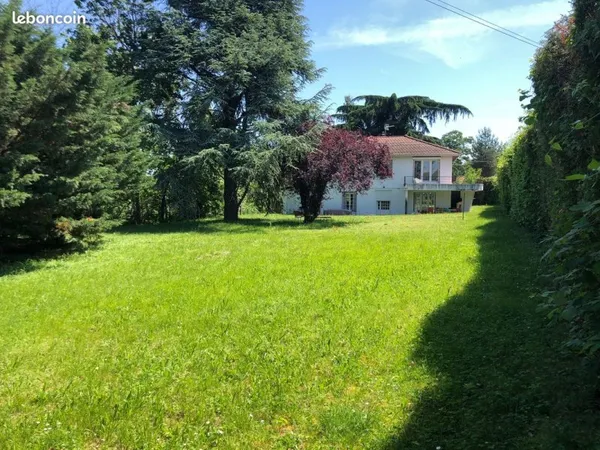 Caluire Le Vernay Maison sur terrain de 1664m²