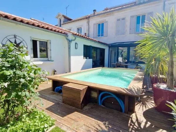 Maison 8 pièces 181 m²