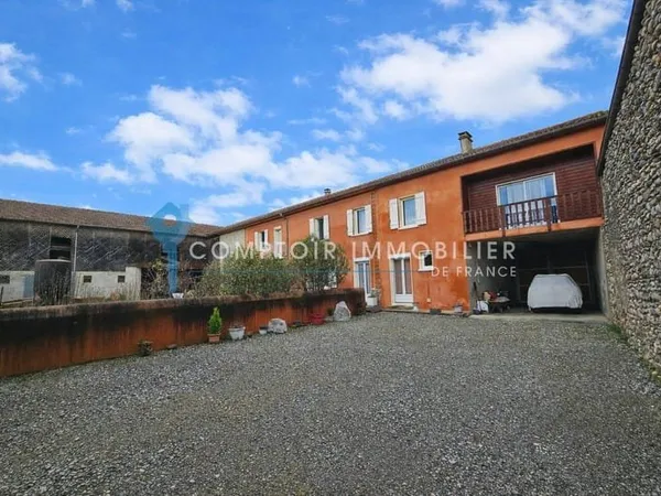 Maison 10 pièces 230 m²
