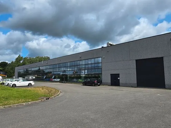 Entrepôts et bureaux