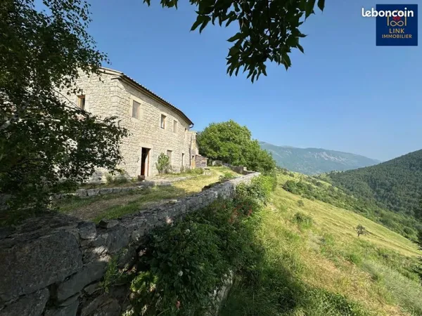 Propriété 7 pièces 198 m²