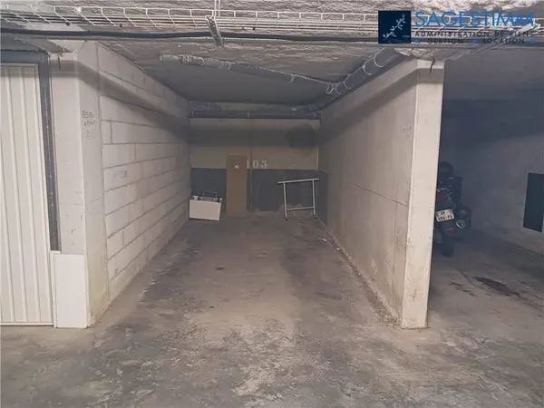 Parking 9 m²