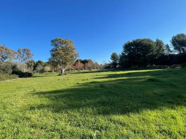 Terrain 2000 m²