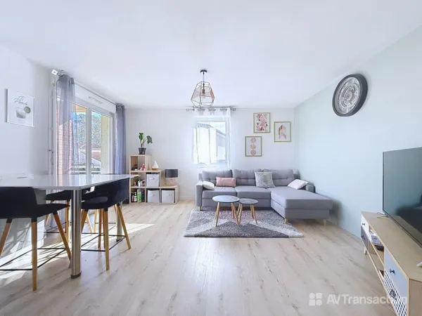 Tres bel appartement T3 renove avec balcon et parking