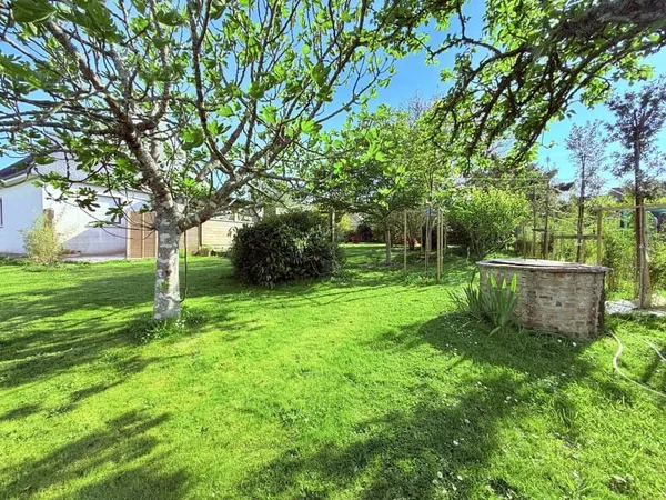 Clohars Carnoët - Maison de 200m². Terrain de 1900m². Dépendances