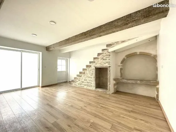 Saint-Laurent-sur-Saône - Triplex rénové avec prestations de qualité - 78 m²