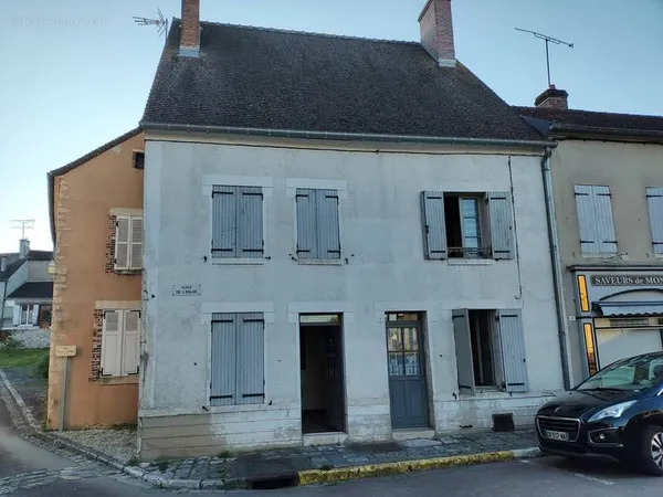Maison de village 95 m2 gros potentiel