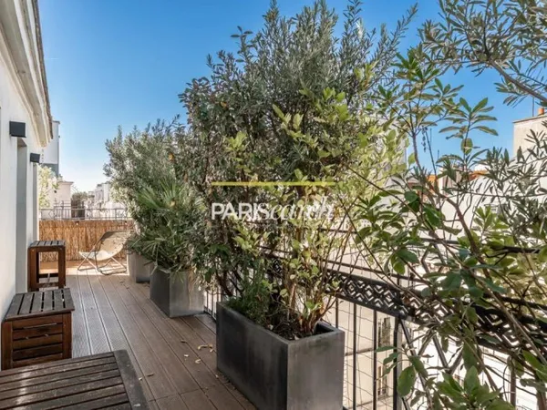 Vends T4 - 95m² - Paris 9Ème