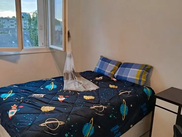Chambre meublée