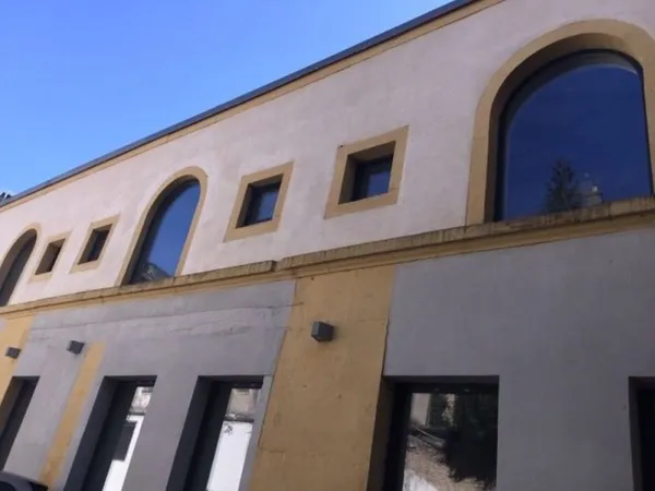 Local / Cabinet / Maison de ville / Bureaux