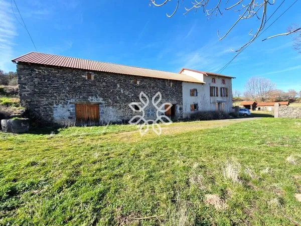 Propriété sans voisinage à Auriac-l'Église