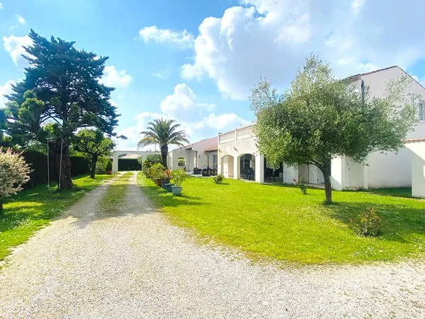 Maison à vendre sur grand terrain au calme à Gujan-Mestras