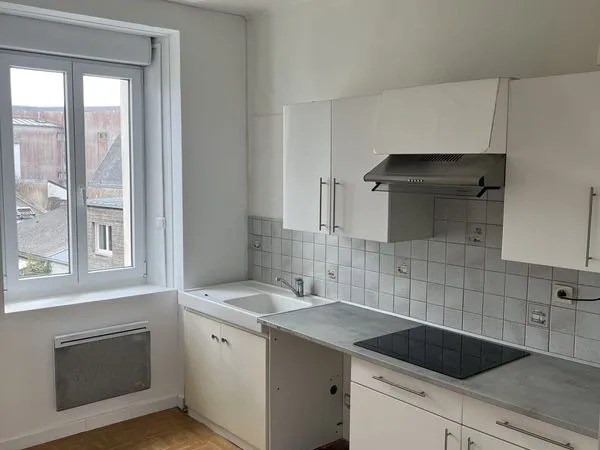 A louer F2 renové centre CROZON