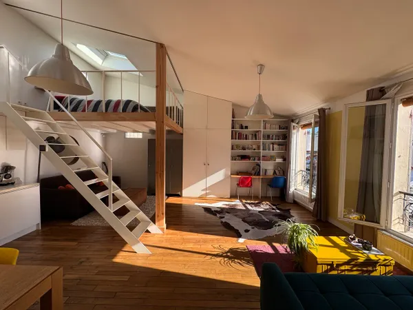 Vends appartement dernier étage 52m² - Volumes exceptionnels, calme, lumineux et sans vis-à-vis - Jo