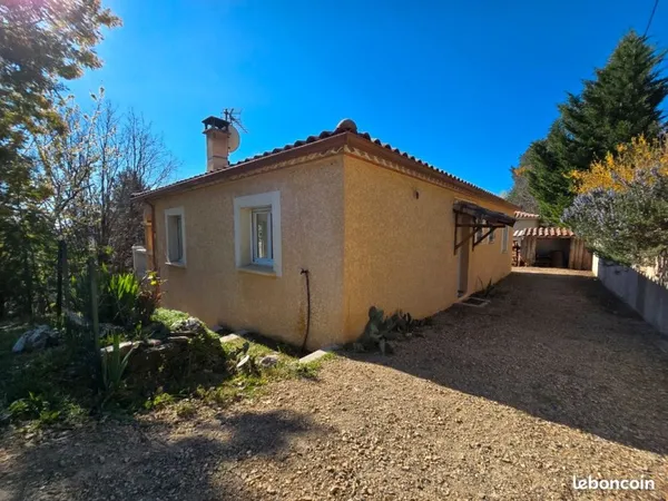 Genolhac maison plain pied de 90 m2 sur 860 m2