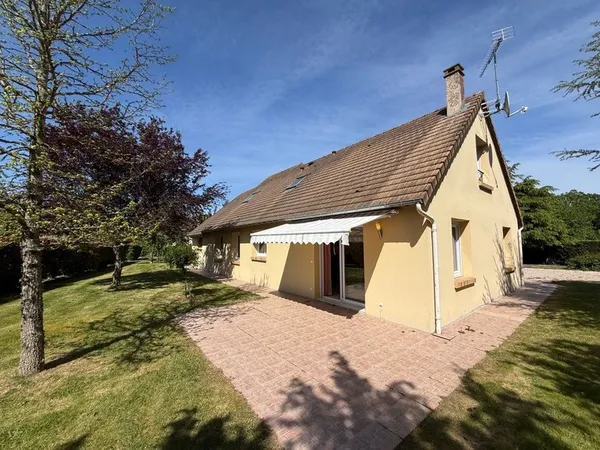 Maison 4 chambres avec grand terrain 1800 m² - La Vespière-Friardel, proche Bernay et Lisieux