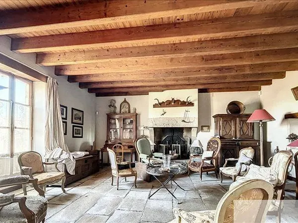 Maison 8 pièces 233 m²