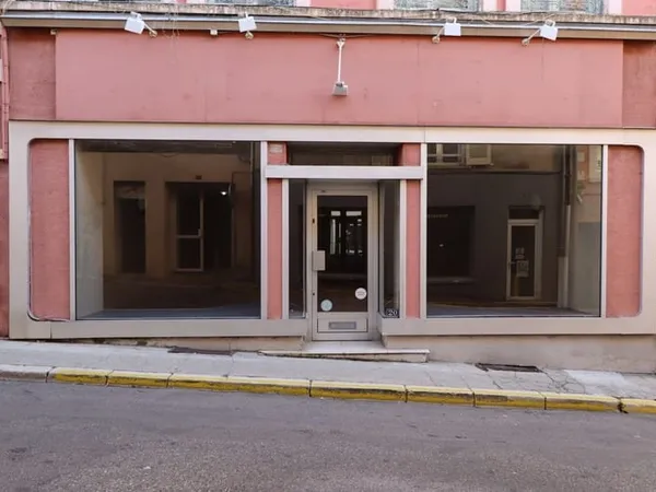 LOCAL COMMERCIAL
