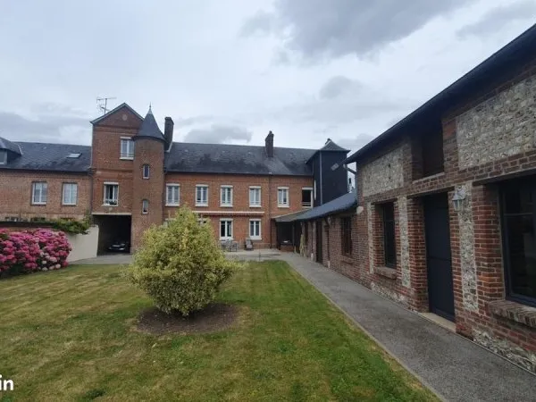 Maison 10 pièces 231 m²