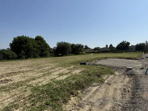 Terrain en individuel 304 m²