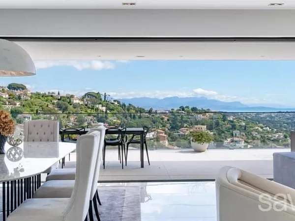 Villa contemporaine avec magnifique vue mer