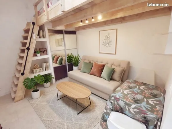 Petite maisonette avec cour et terasse