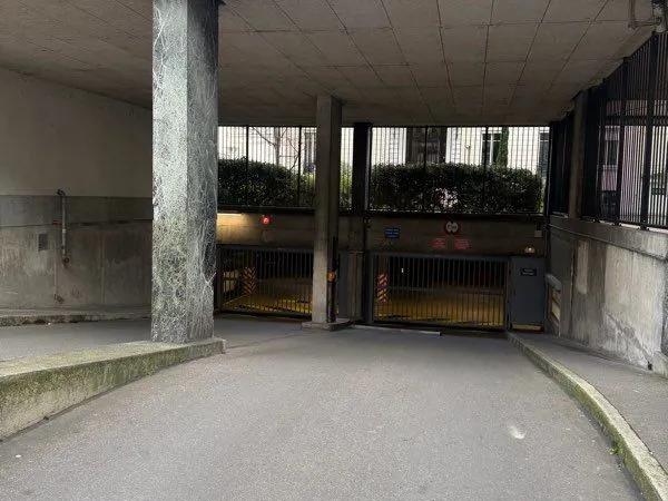 Location parking souterrain sécurisé - Paris 9e - Rue de la Rochefoucauld (-3)