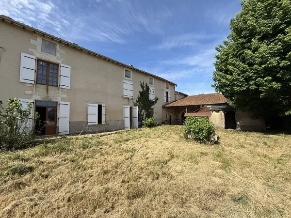 Bourg de Migné Auxances - Ancienne ferme à rénover