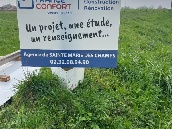 Terrain 715 m²