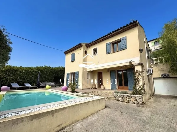 Maison 5 pièces individuelle avec piscine