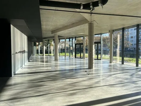 Bureaux 553 m²