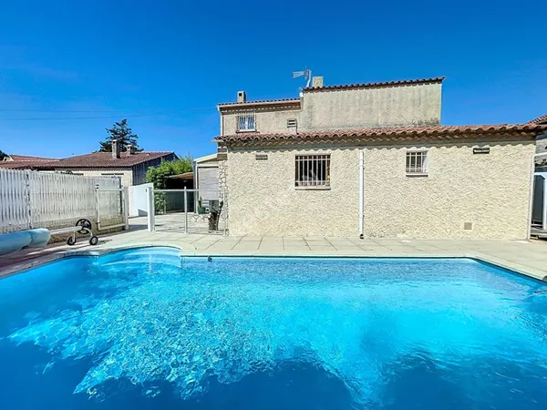 Six-fours les plages Maison T6 de 125 m² sur un terrain de 46...