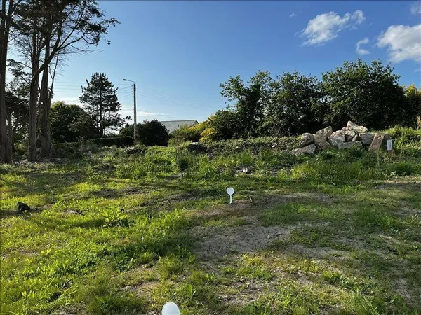 Terrain constructible 908 m²